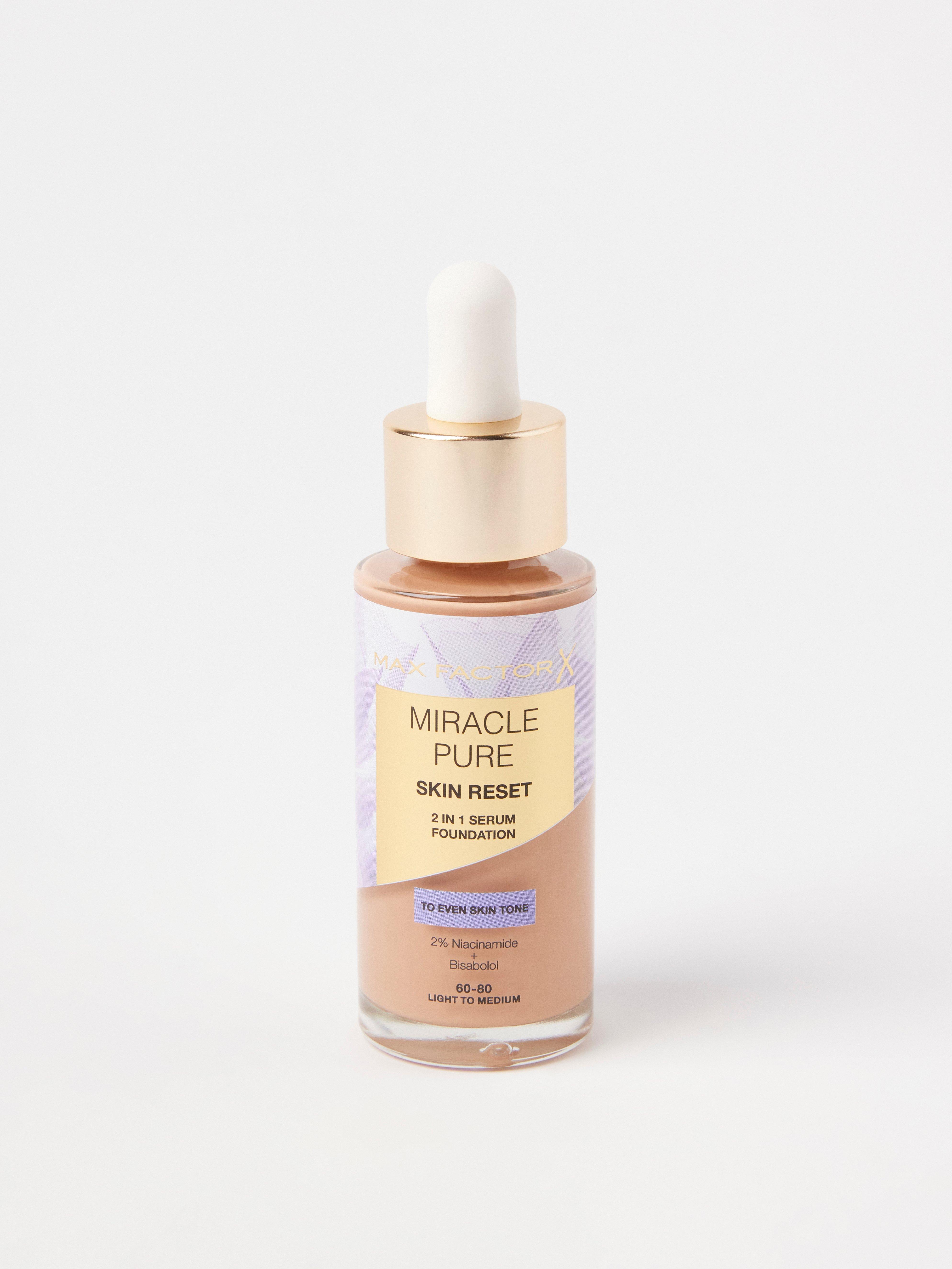 Base de maquillaje en sérum 2 en 1 Miracle Pure de Max Factor, tono 60-80 claro a medio.