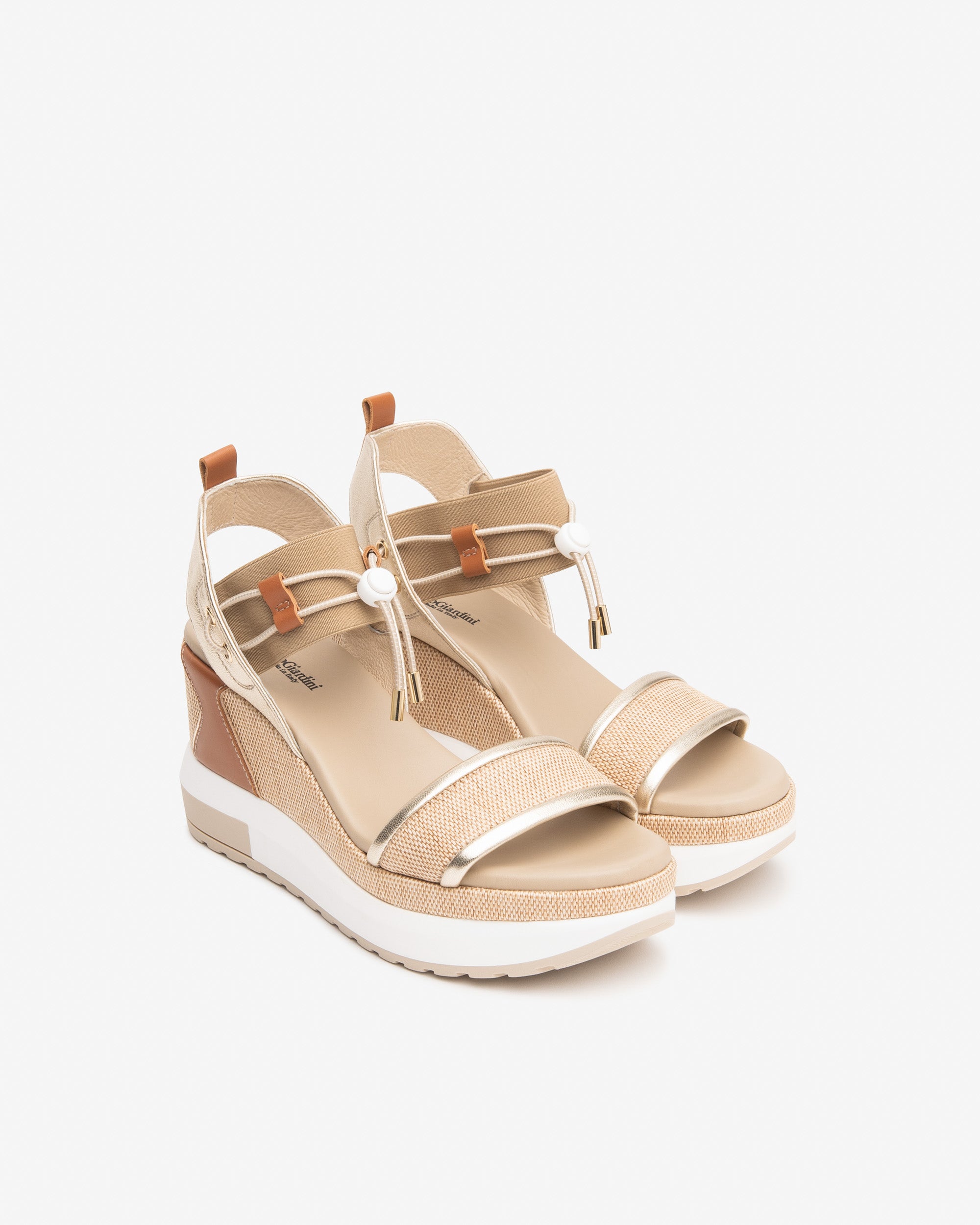  Sandales pour femmes en cuir, toile et matières techniques