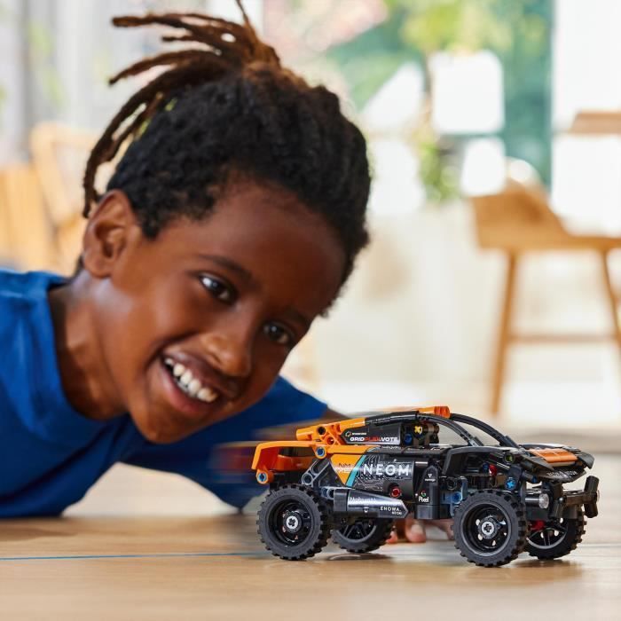 LEGO® 42166 Technic NEOM McLaren Extreme E Raceauto, speelgoedauto met terugtrekmechanisme voor kinderen, bouwbaar