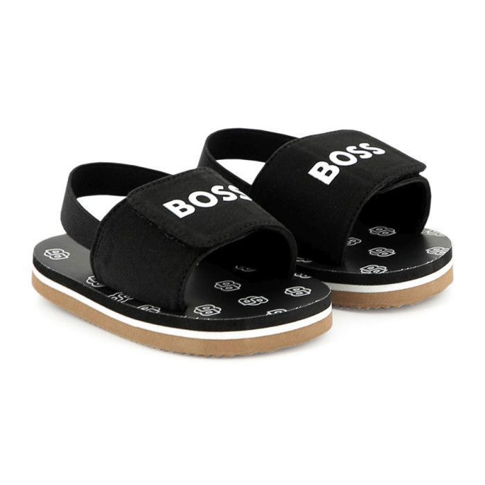 Chanclas negras Boss para niños: prácticas, cómodas y con estilo.