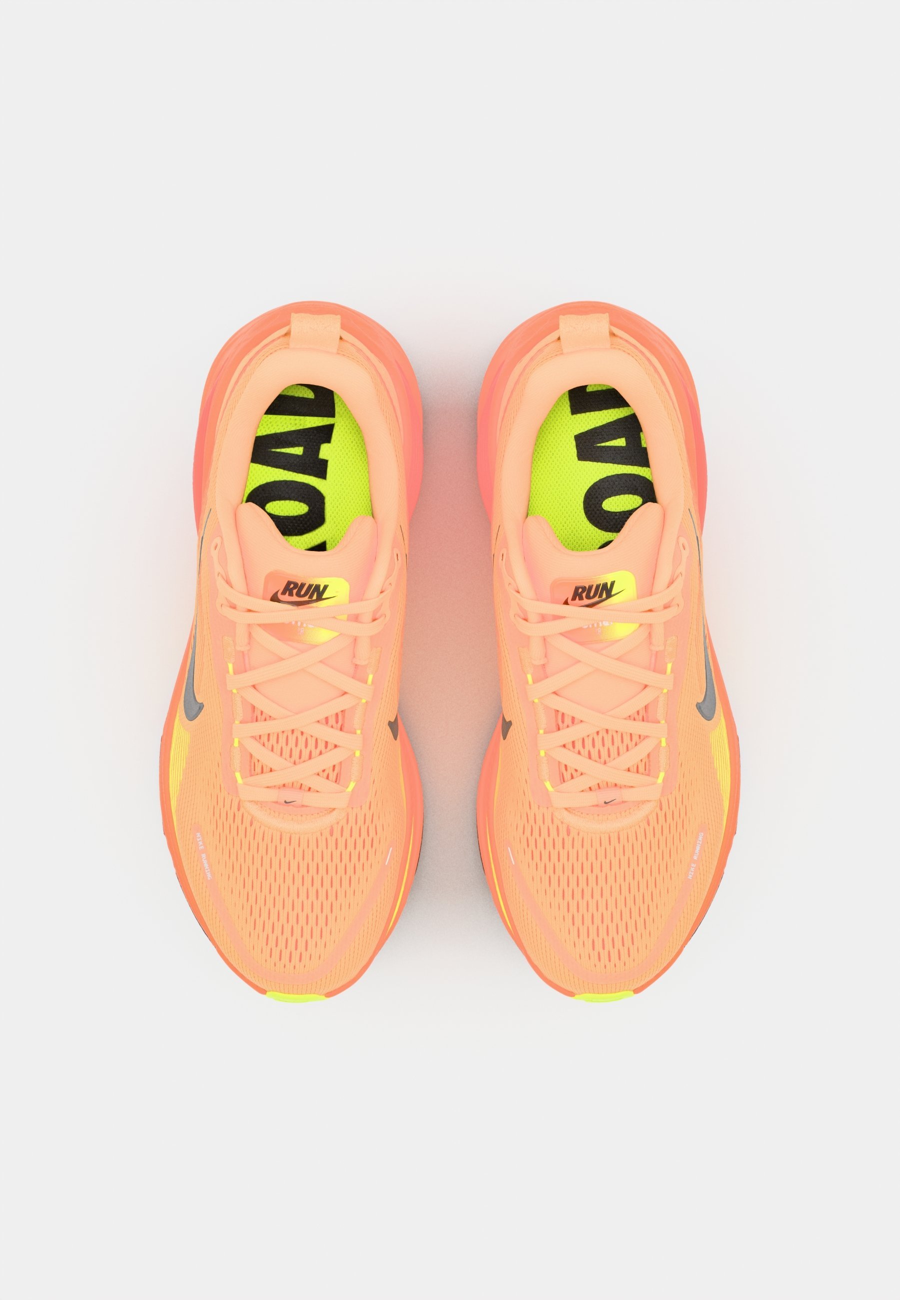 Nike Performance VOMERO 18 - Hardloopschoenen voor op de weg - oranje krijt/zwart/total orange/volt/hyper crimson