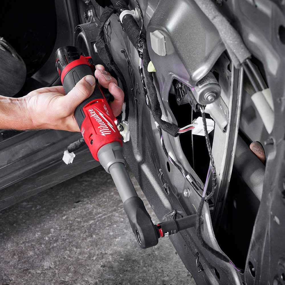 Chave de catraca de alta velocidade e longo alcance MILWAUKEE FUEL™ 12V 3/8