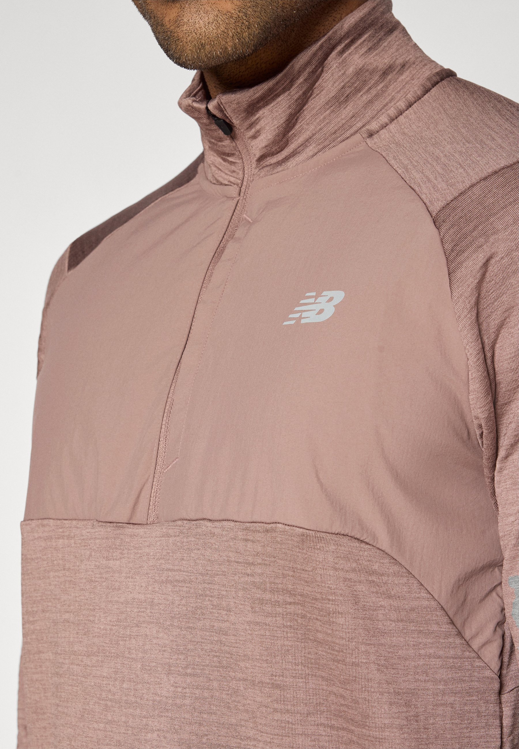 Haut à manches longues New Balance ATHLETICS GRID 1/2 ZIP - Gris chiné terre