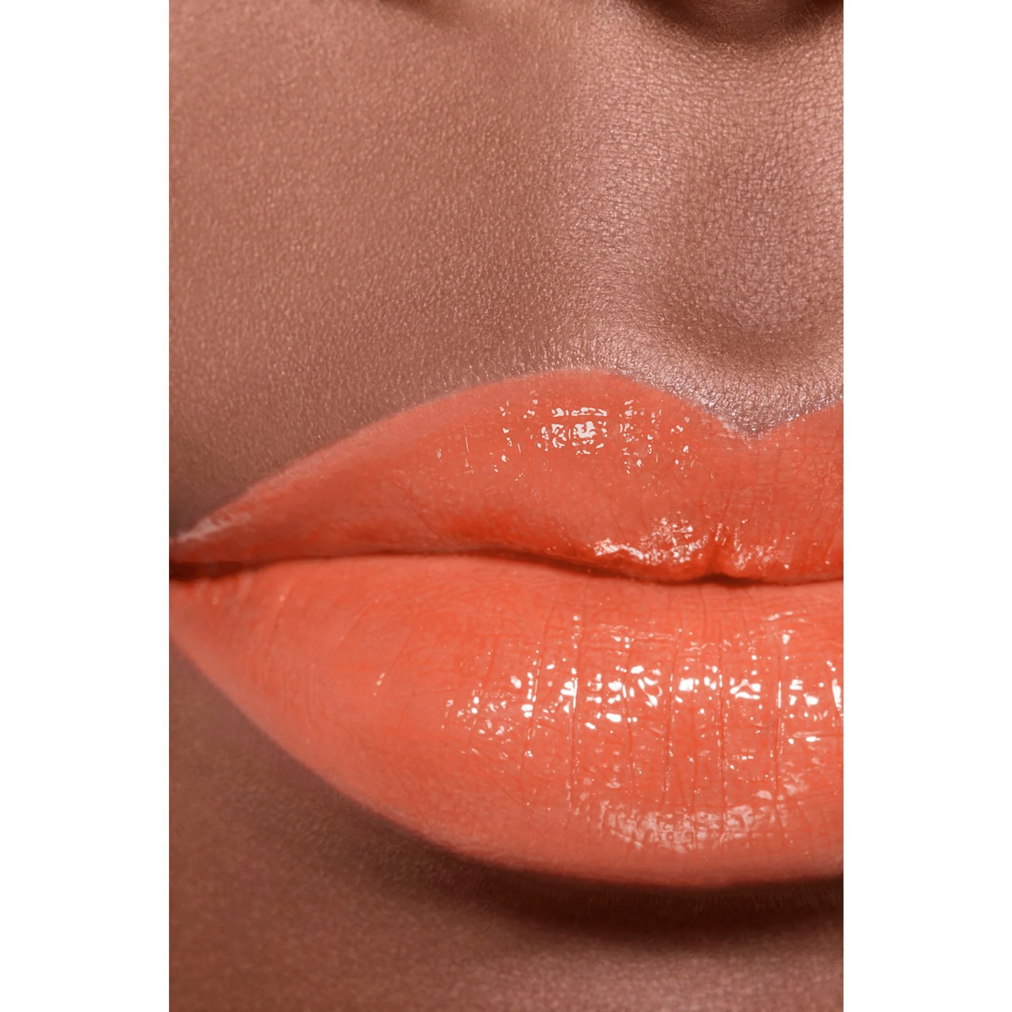 ROUGE COCO BAUME - BRILLANTE - BALSAMO IDRATANTE COLORATO SUBLIMATORE, INTENSITÀ SU MISURA