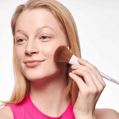 Čopič za ličenje v prahu Essence 1 kos 1 kos
