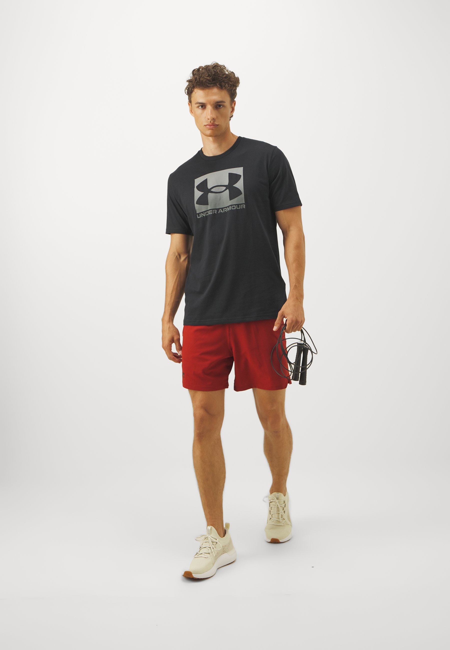 Under Armour BOXED - T-shirt met print - zwart/grafiet