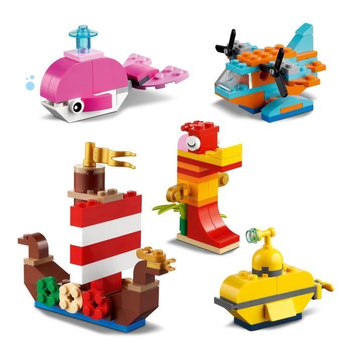 LEGO® 11018 Gioco creativo classico nell'oceano, scatola di mattoncini, 6 modelli in miniatura di una barca, un sottomarino e una balena