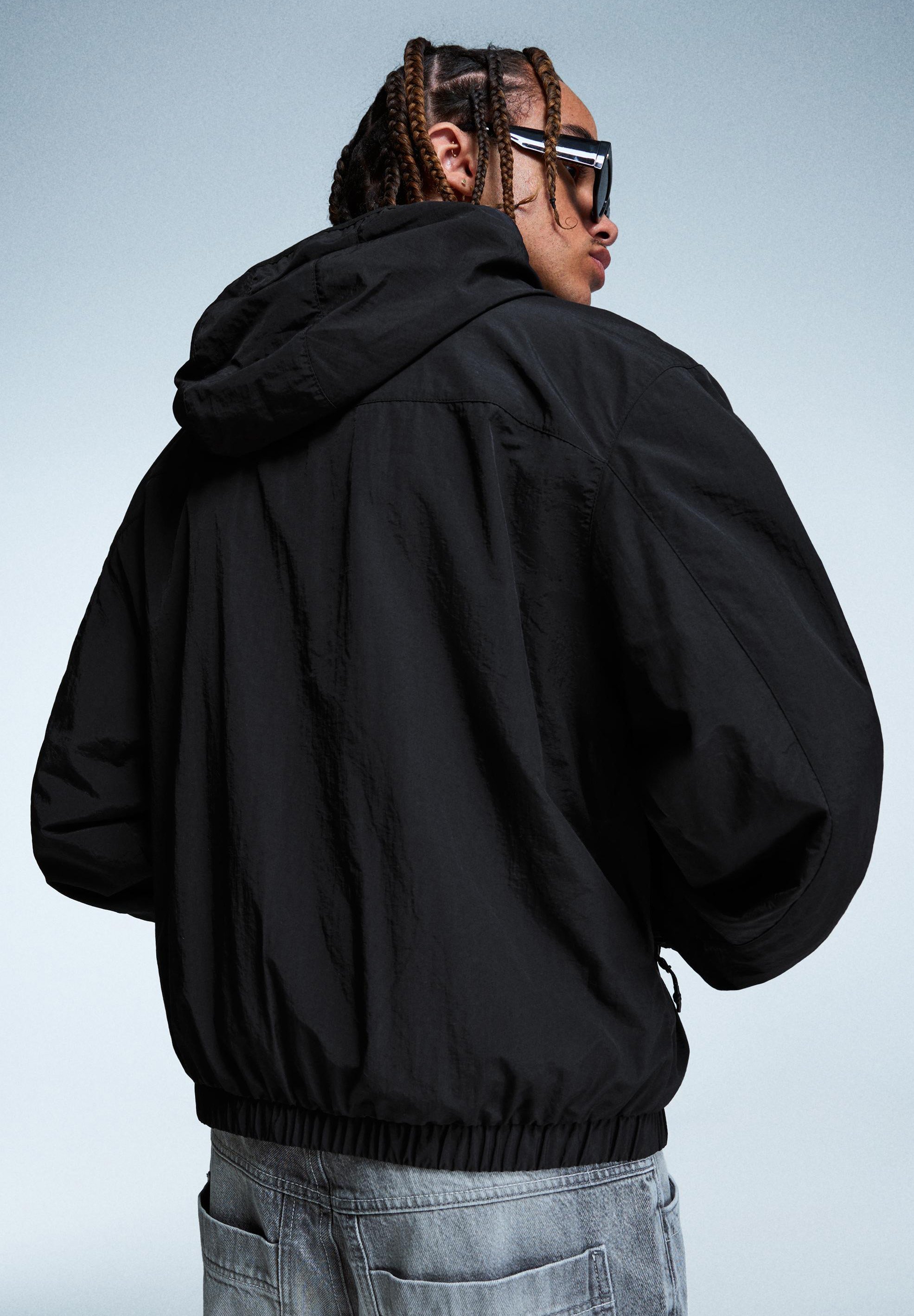 Bershka TECHNICAL - Veste légère - noire