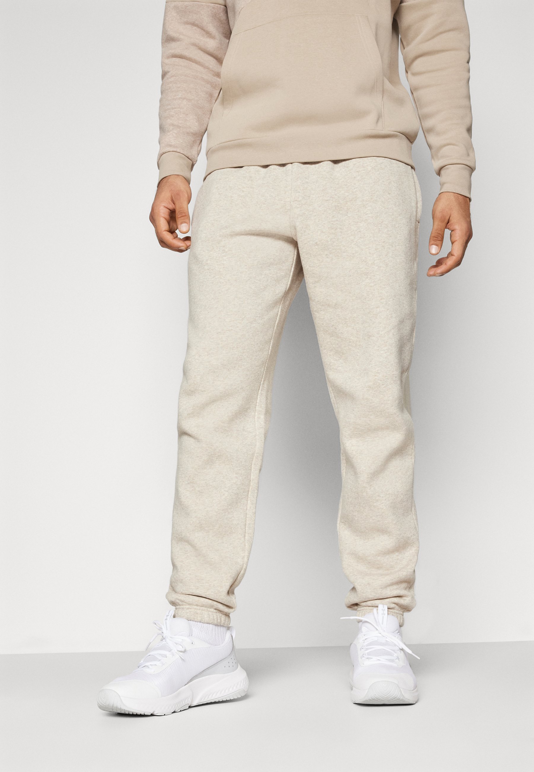 Under Armour ICON FLEECE - Dressipüksid - timberwolf taupe hele/timberwolf taupe