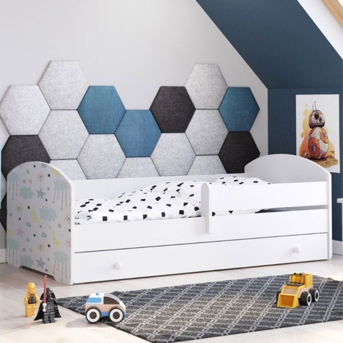 Cama infantil LUK – Blanca, 160 x 80 cm, con barandilla, cajón y colchón – con estampado de estrellas.