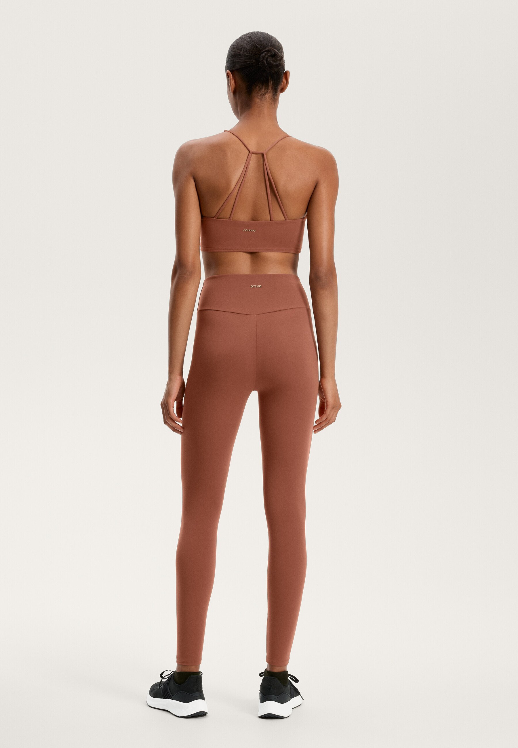 OYSHO COMFORTLUX CROSSOVER - Reggiseno sportivo leggero - rosso scuro