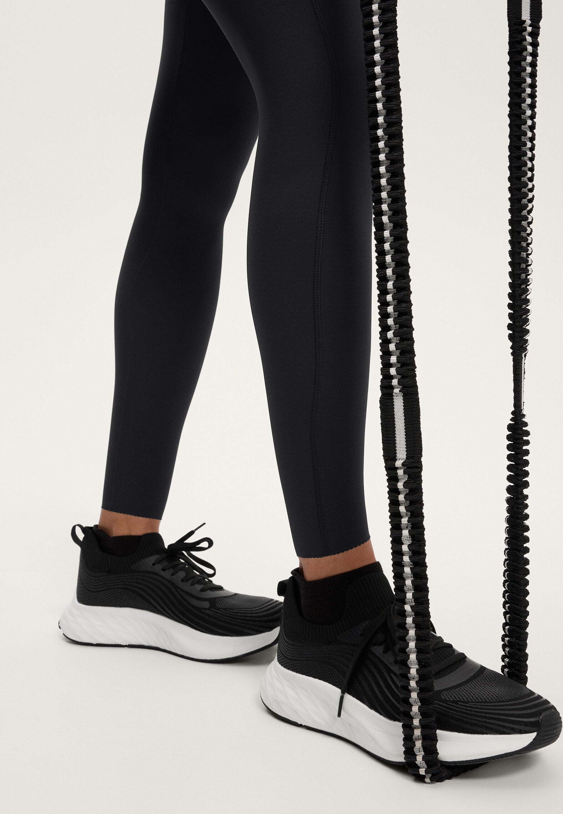 OYSHO EXTRA-COMPRESSIVE RAISE UP 65CM - Legginsit - black