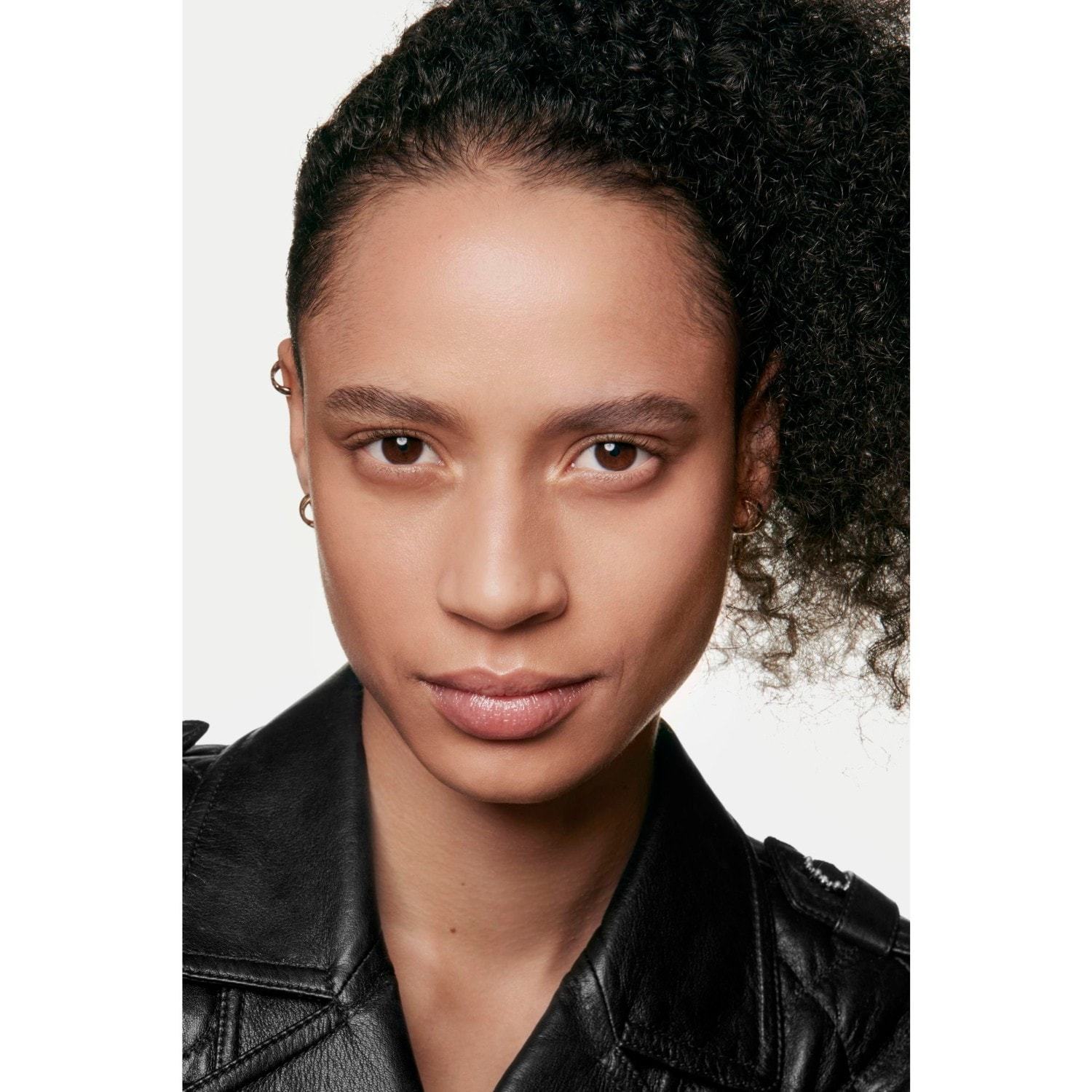 CHANEL Foundation LES BEIGES TEINT BELLE MINE NATURELLE HYDRATATION ET LONGUE TENUE - 30 ml