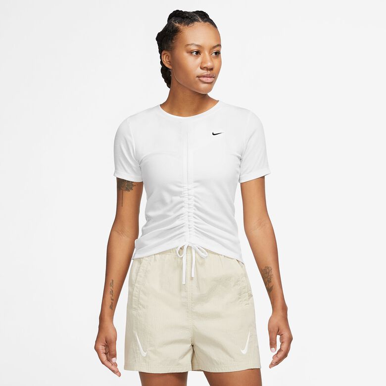 Sportswear Essentials Geripptes Kurzarm-Crop-Top im Mod-Stil