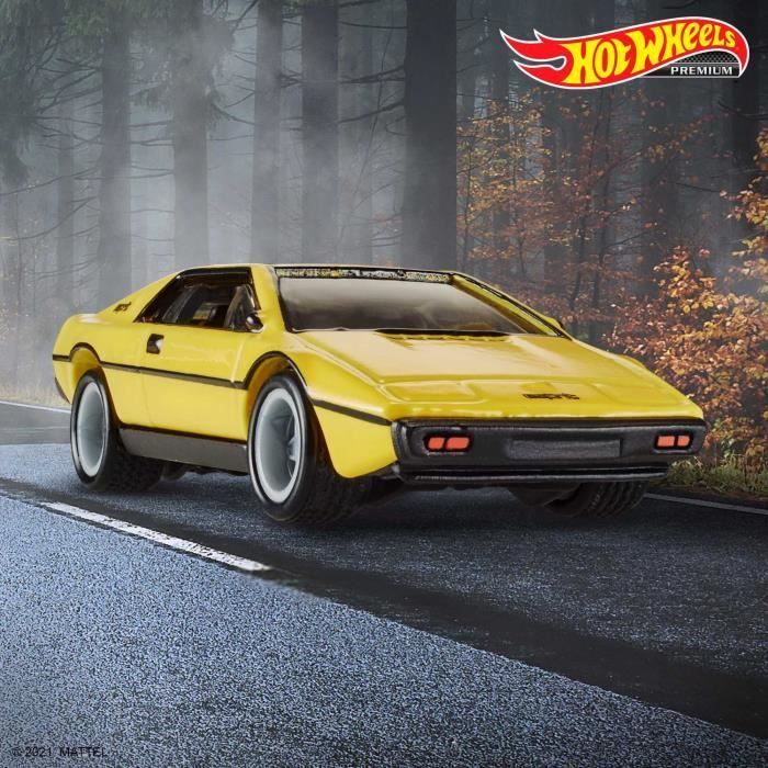Hot Wheels - Véhicules Circuit Légends (Modèles aléatoires) - Petite Voiture  - 3 ans et + FPY86