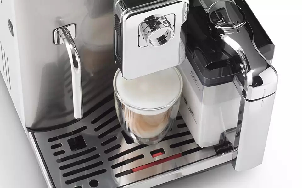 SUPERAUTOMATISCHE ESPRESSO-MACHINE