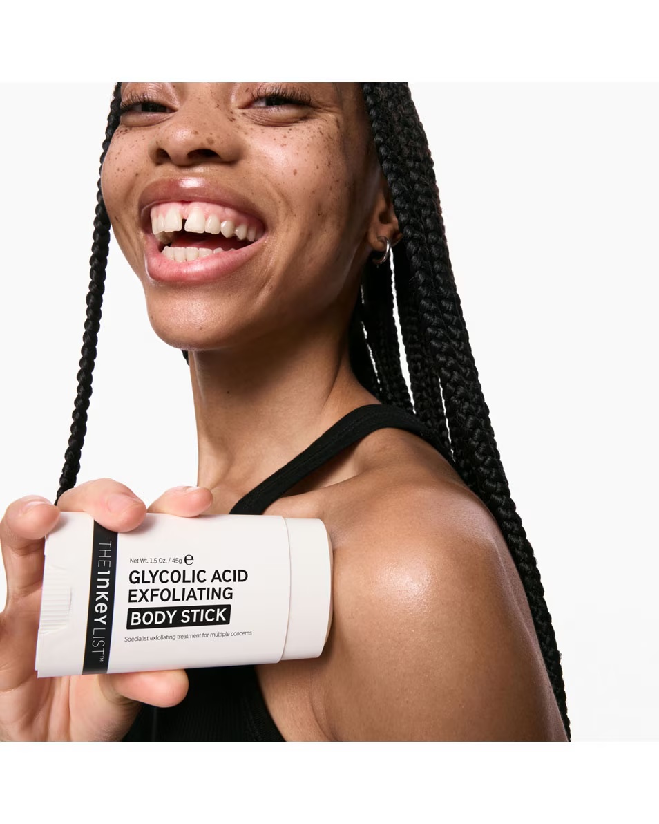 Piling za telo v stiku The Inkey List Body Care z glikolno kislino