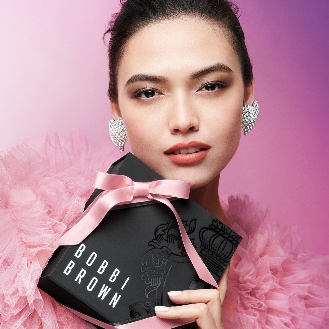 Bobbi Brown lūpu krāsa Luxe matēta šķidrā lūpu krāsa - 6 ml