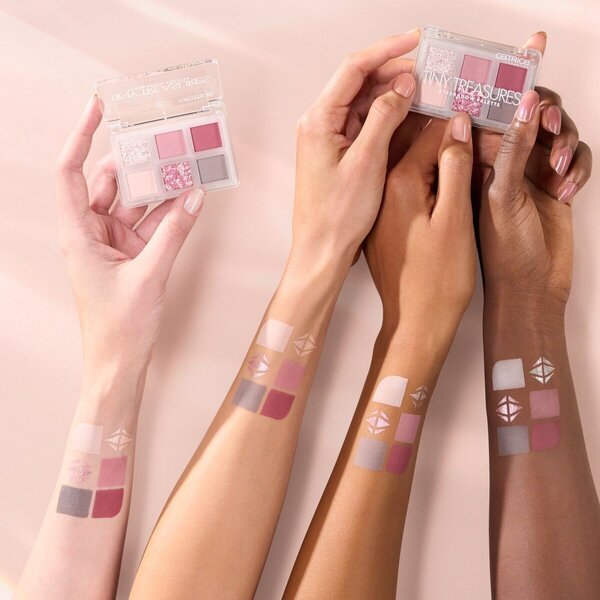 Paleta očných tieňov Catrice Tiny Treasures 020 Wild Berry 4,2 g
