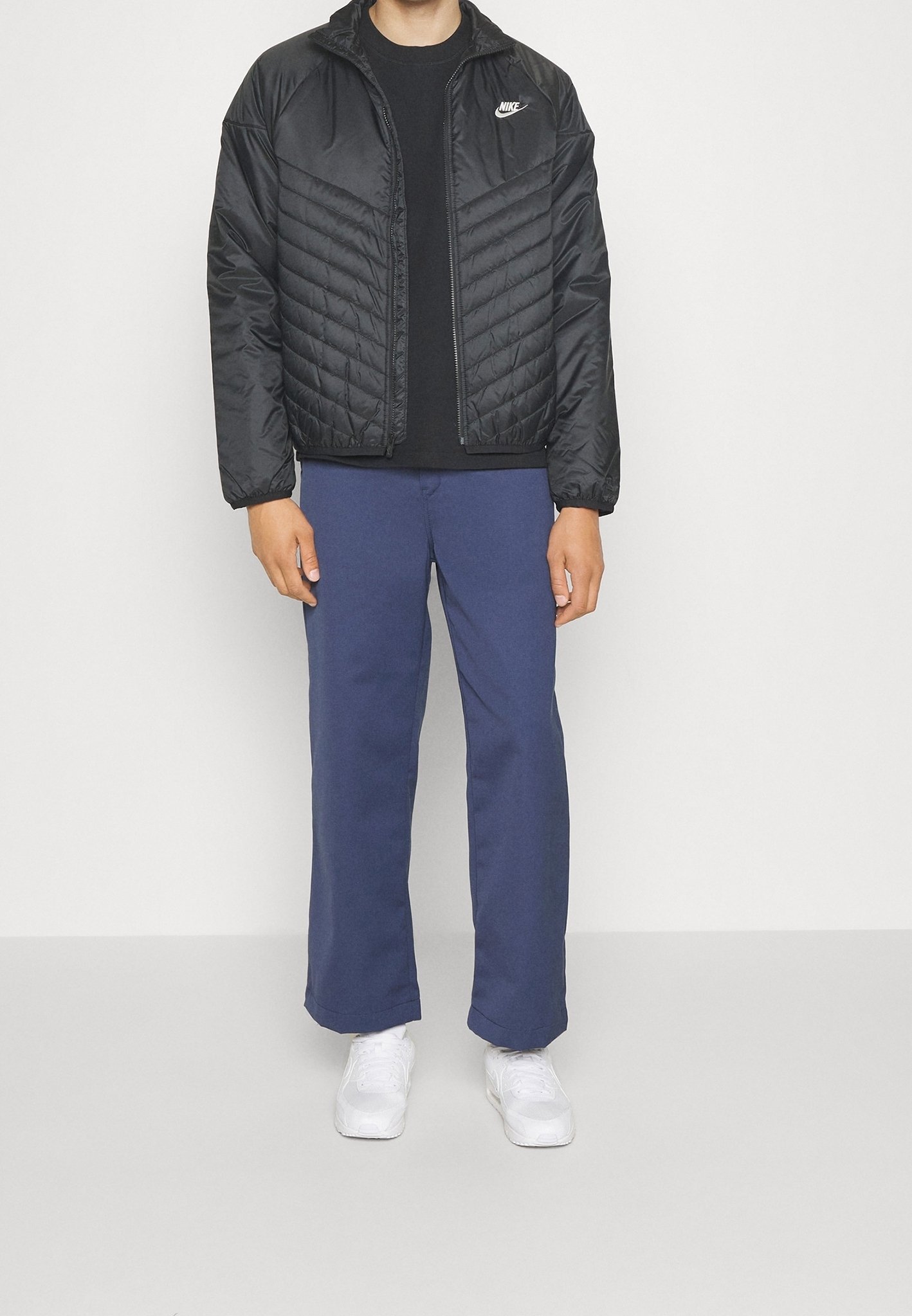 Nike Sportswear -talvitakki - musta