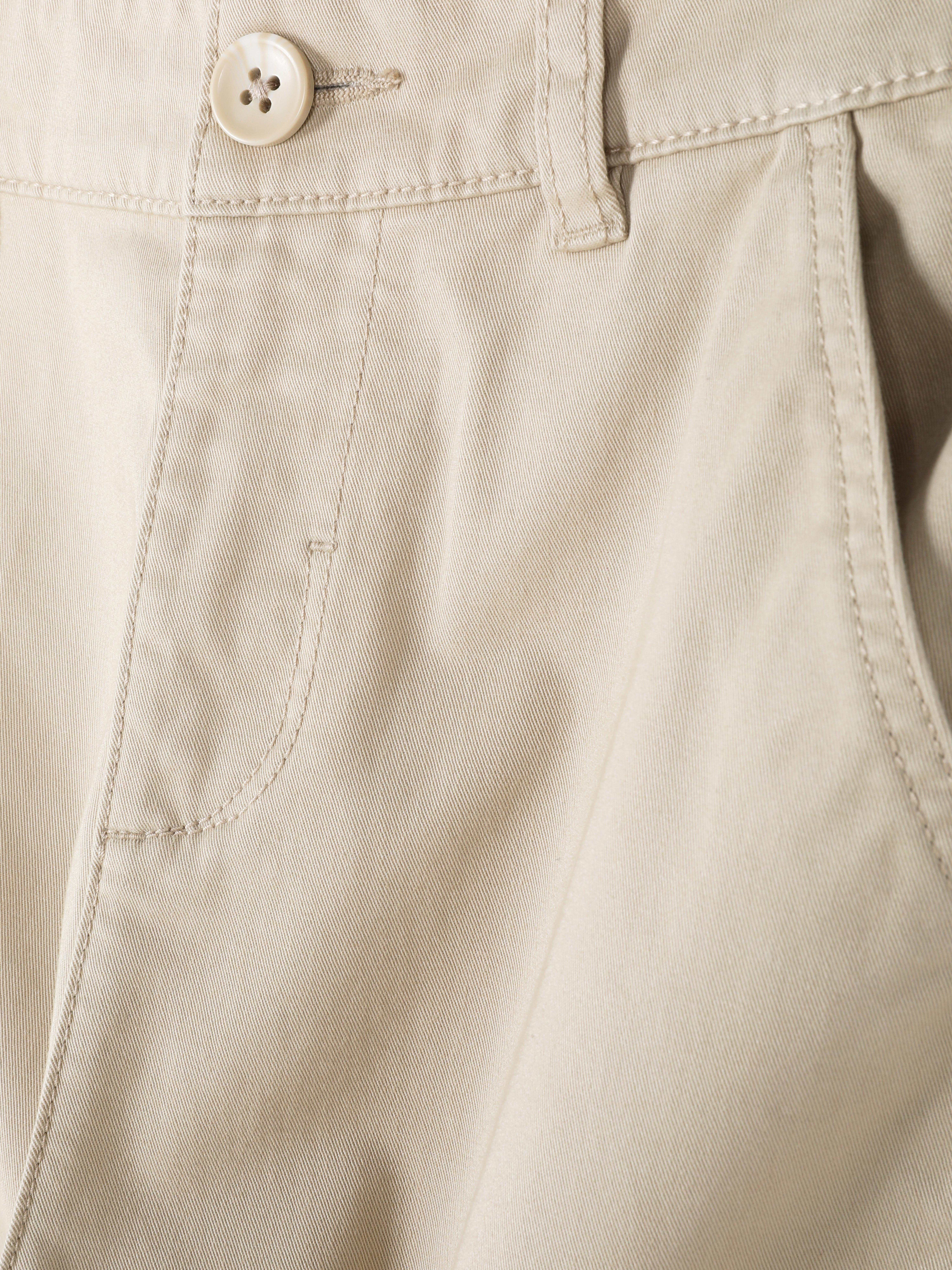 Chino-Hosen für Jungen. Diese coolen Chinos mit Gürtelschlaufen, Taschen und geradem Bein werden schnell zu ihren neuen Lieblingshosen!