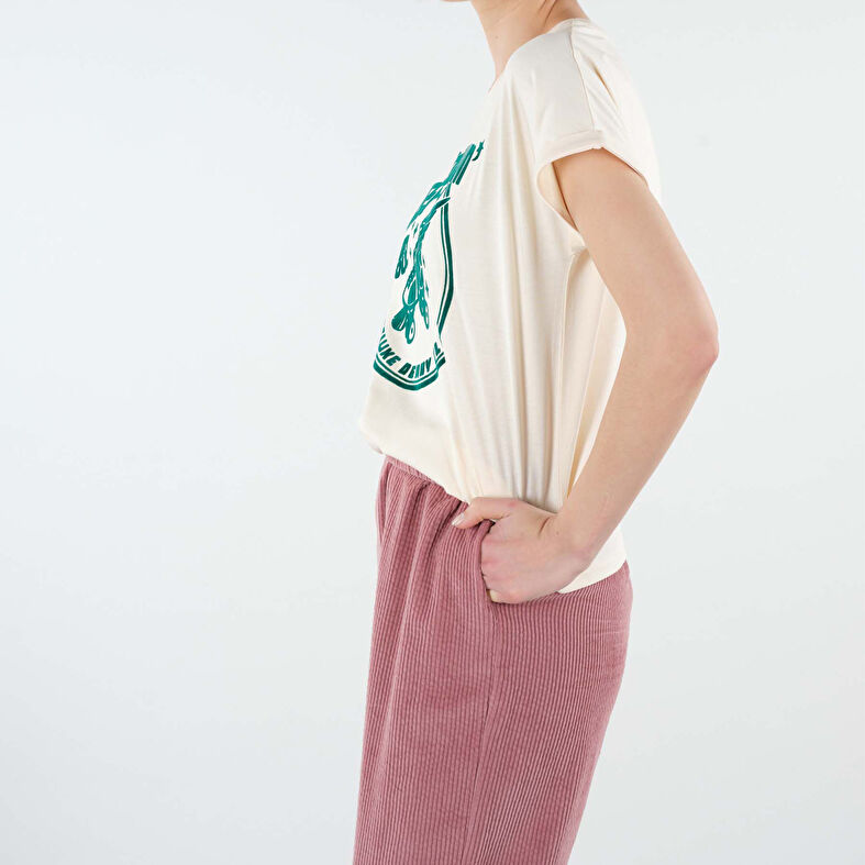  Beige t-skjorte for kvinner