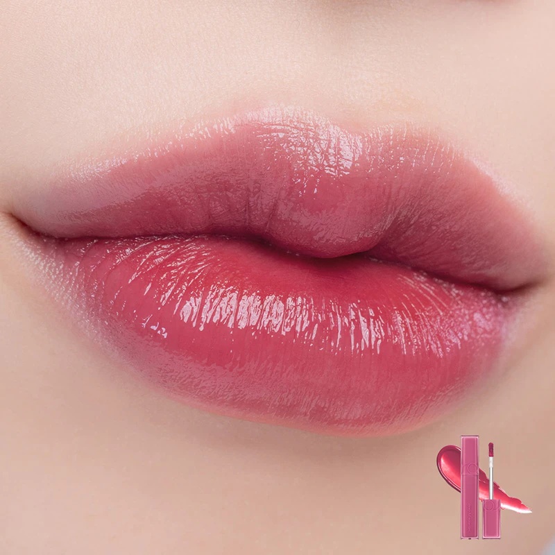 „rom&nd Dewy Full Water Tint“ ilgai išliekantis lūpų blizgesys