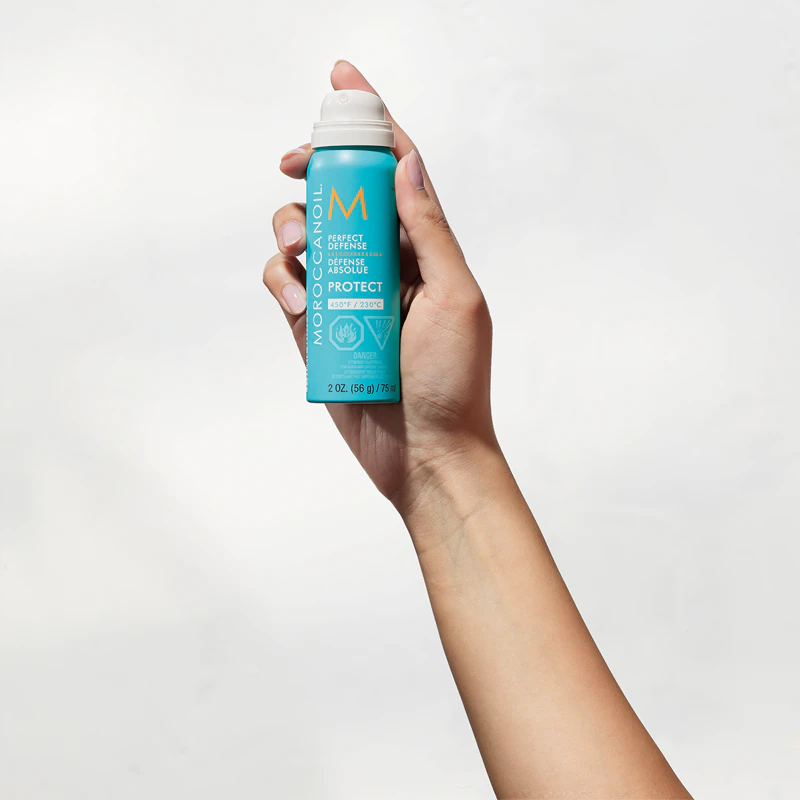 Tepelně ochranný sprej Moroccanoil Protect pro použití při používání žehliček na vlasy a kulem