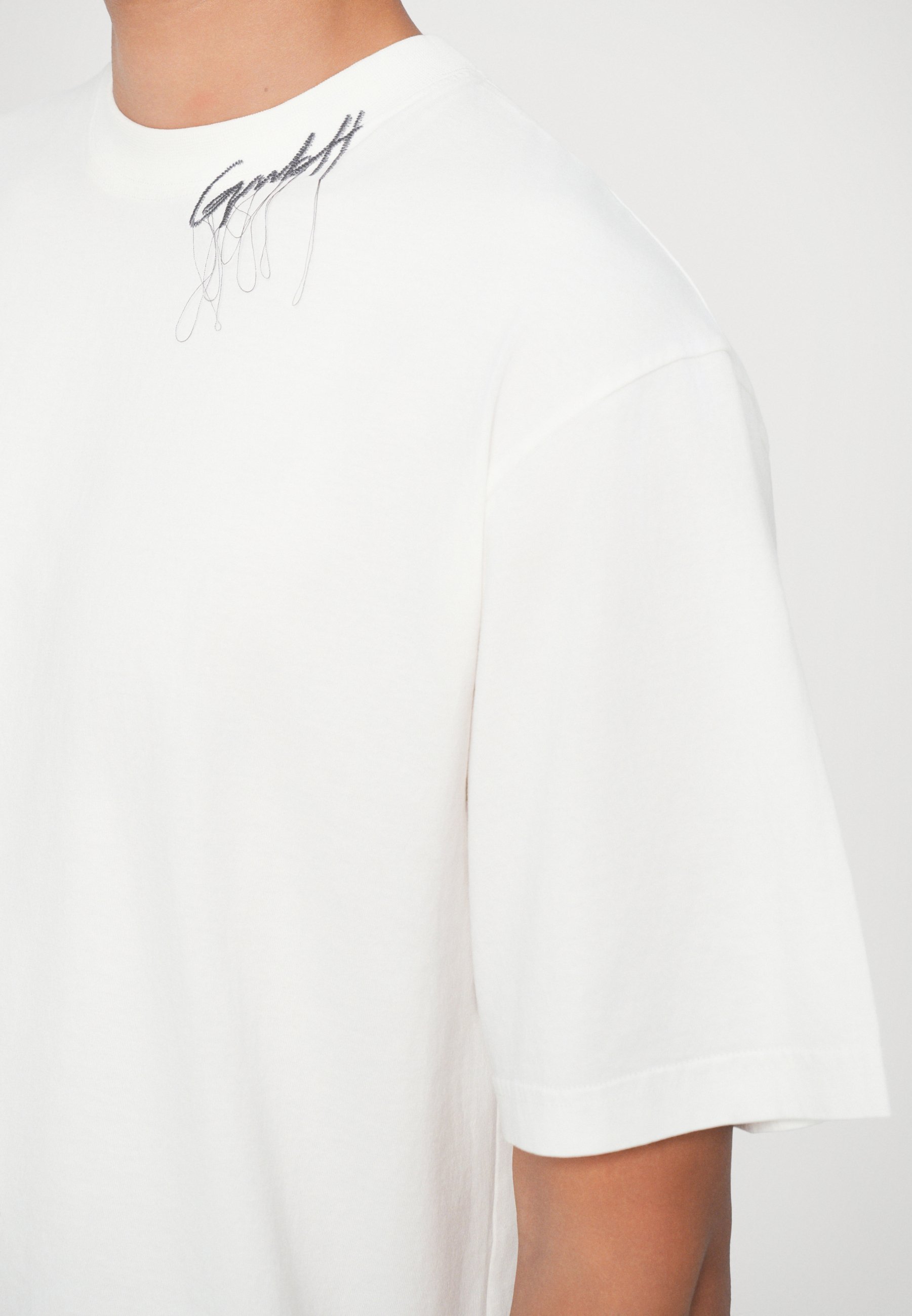 GmbH LOOSE TEE UNISEX - Basic T-shirt - gebroken wit