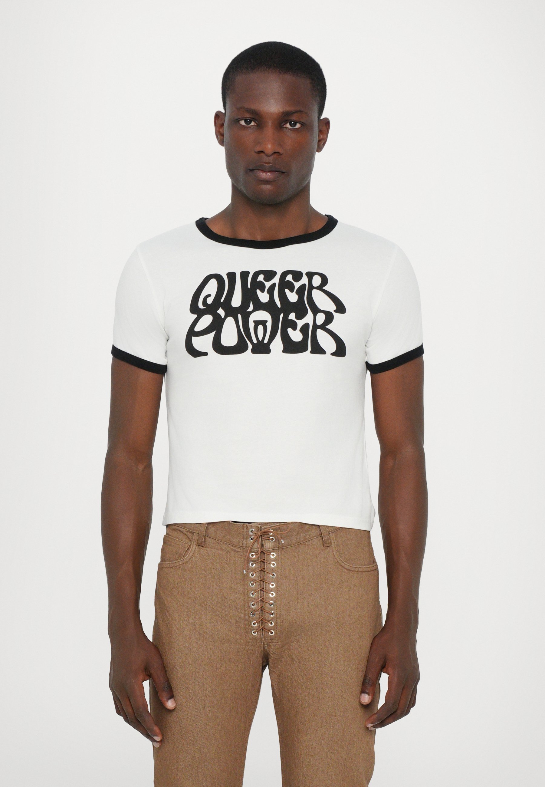 Ludovic de Saint Sernin QUEER POWER UNISEX - Bedrucktes T-Shirt - weiß