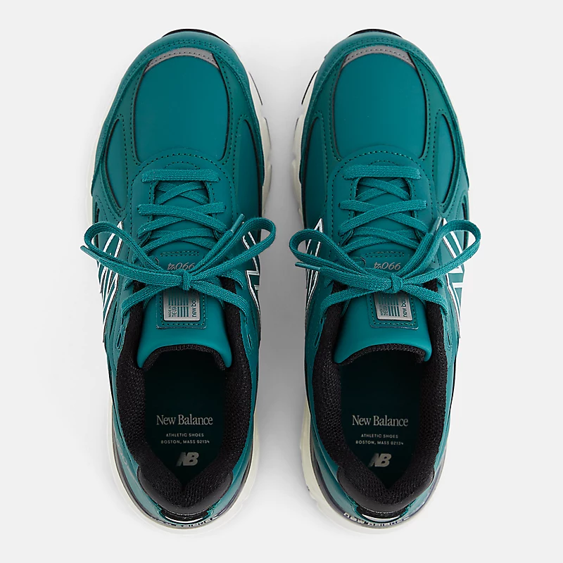 Unisex Wyprodukowano w USA 990v4 - turkusowy z białym