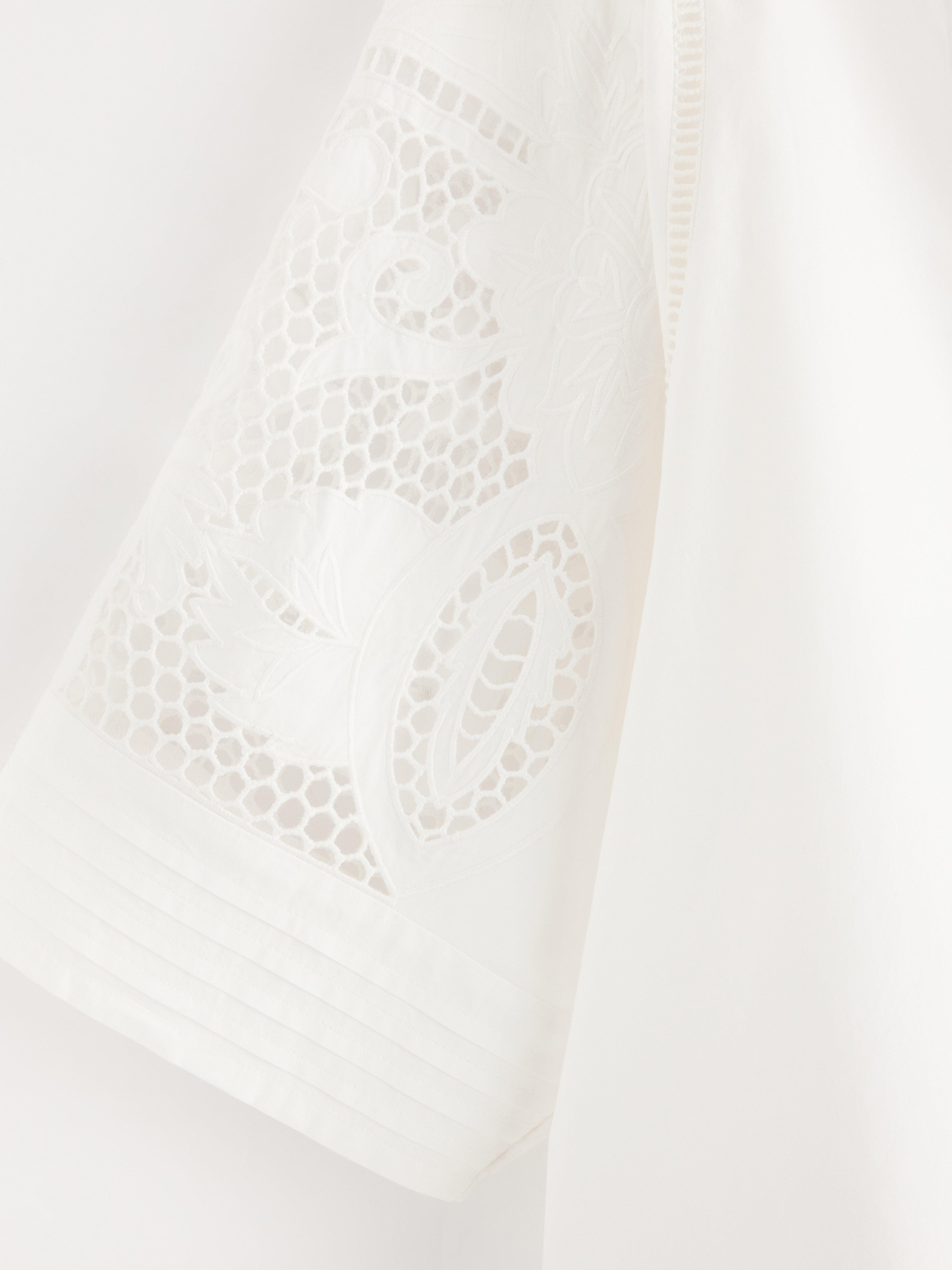 Bluse med broderi Hvit