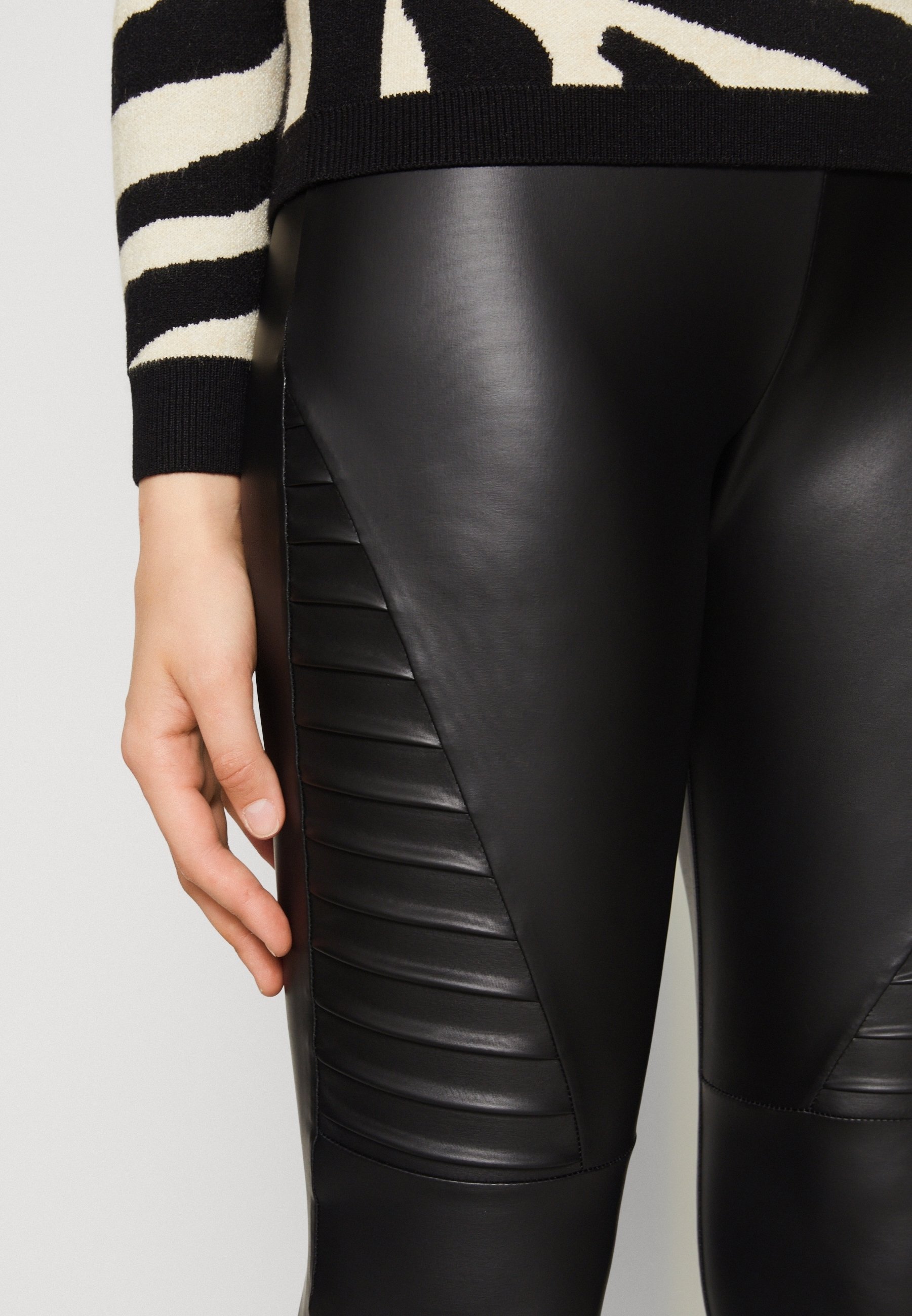 Leggings - Pantalons - noirs