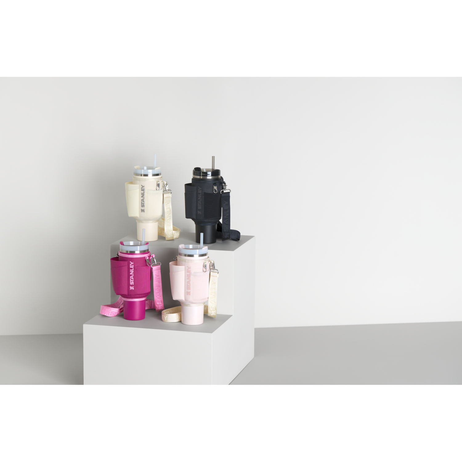 Nosič lahví na vodu/ramenní popruh Stanley | 1,18 l – THE QUENCHER H2.0 FLOWSTATE™ HRNÍK – 1 kus