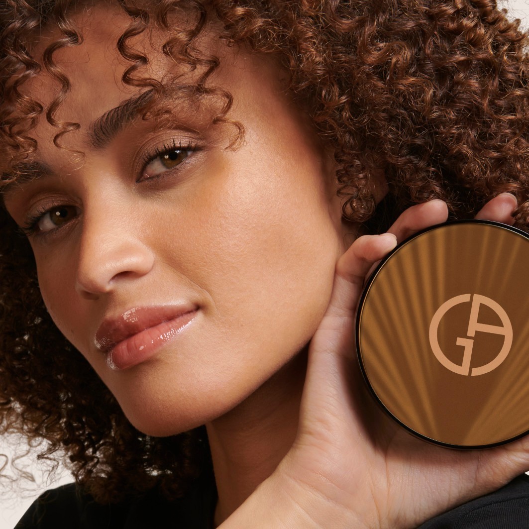 Armani Bronzer blistavi svileni bronzer u prahu - 18 g