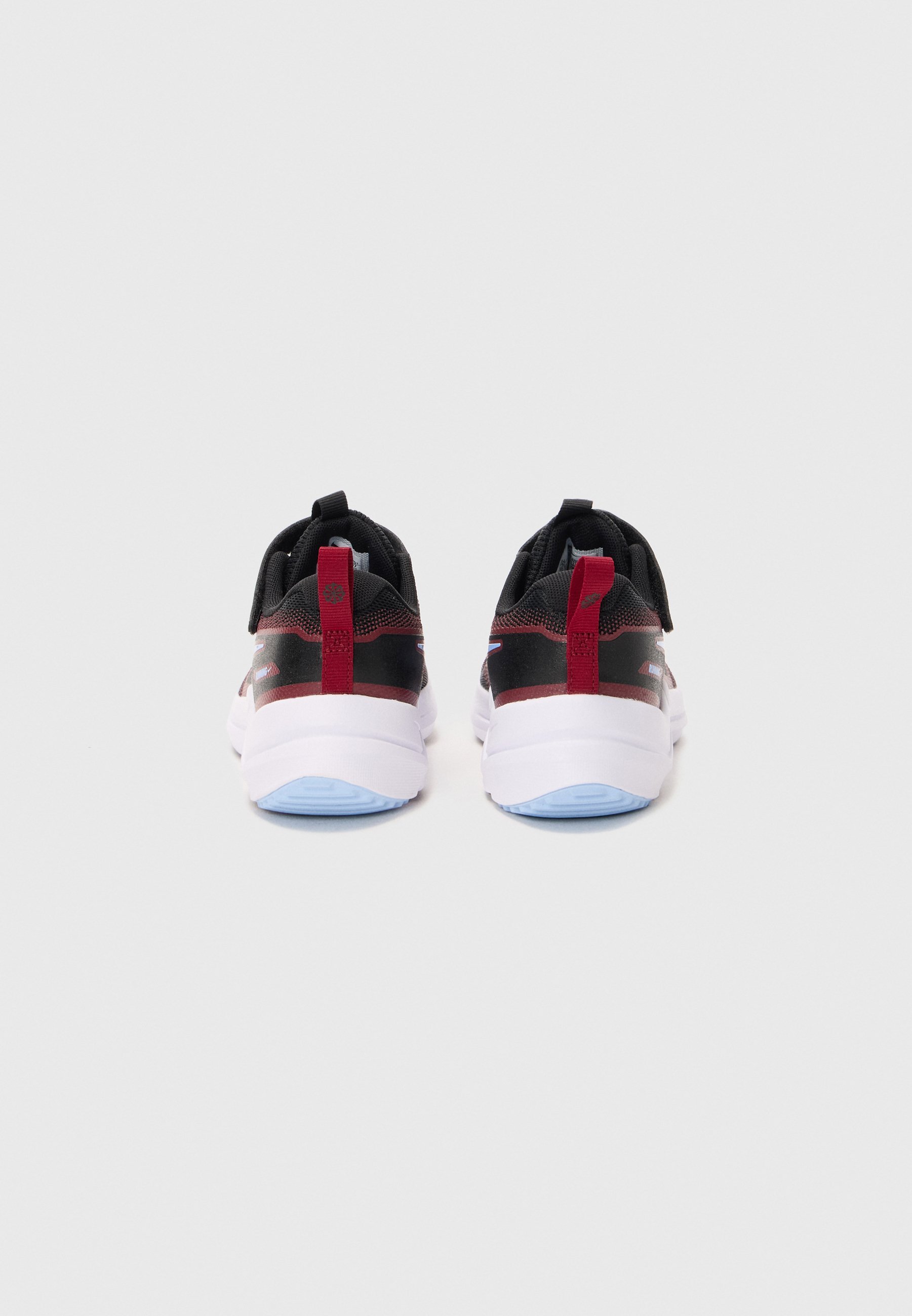 Nike Performance COSMIC RUNNER UNISEX - Běžecké boty na silnici - černá/hliníková/týmová červená