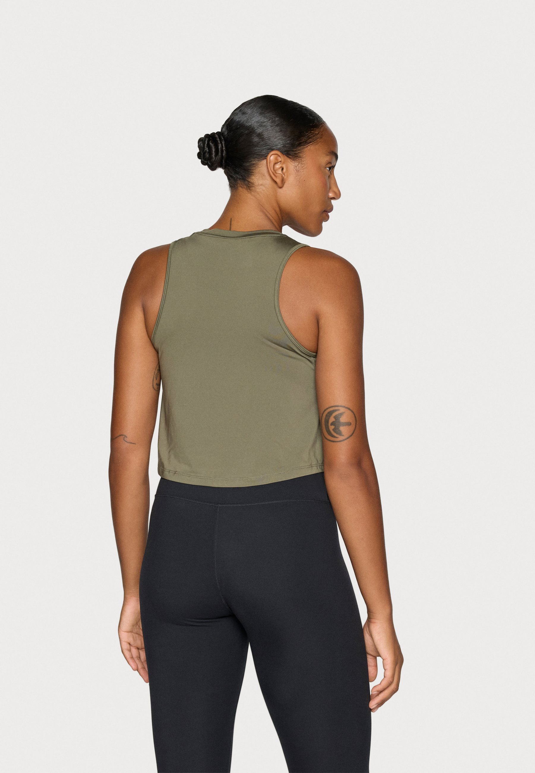 Nike Performance ONE CLASSIC - Top - středně olivová/bílá