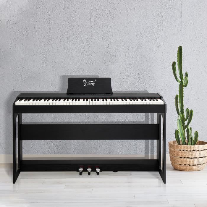 Pianoforte elettrico nero a 88 tasti, con panca pieghevole e sollevabile.