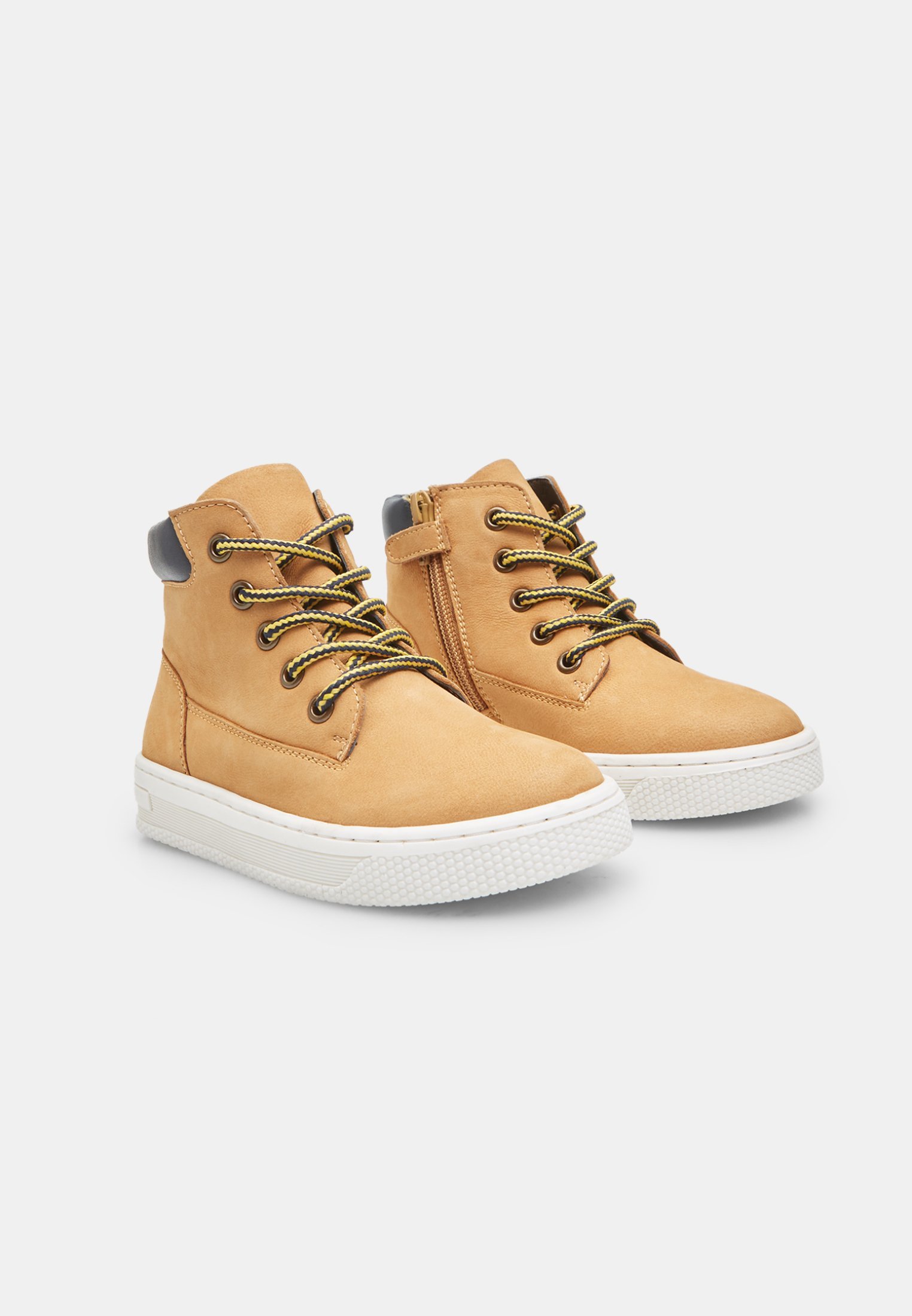 Bata veterlaarsjes - beige
