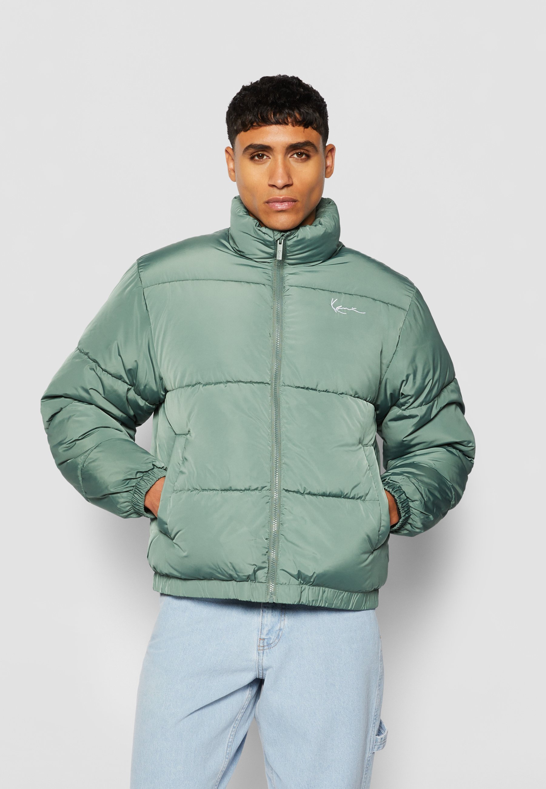 Karl Kani CHEST SIGNATURE PUFFER - Winterjacke - Staubgrün