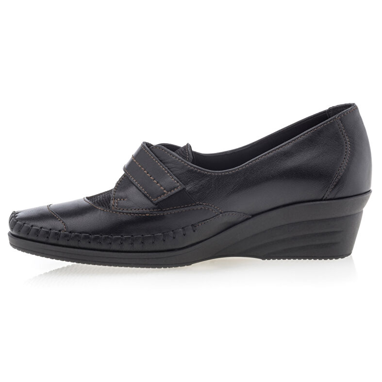 Zapatos cómodos para mujer, color negro.