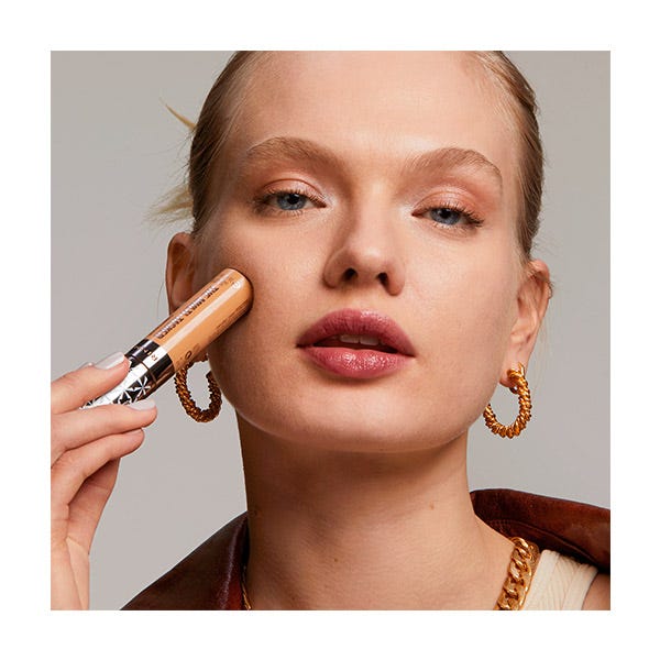 Večnamenski korektor