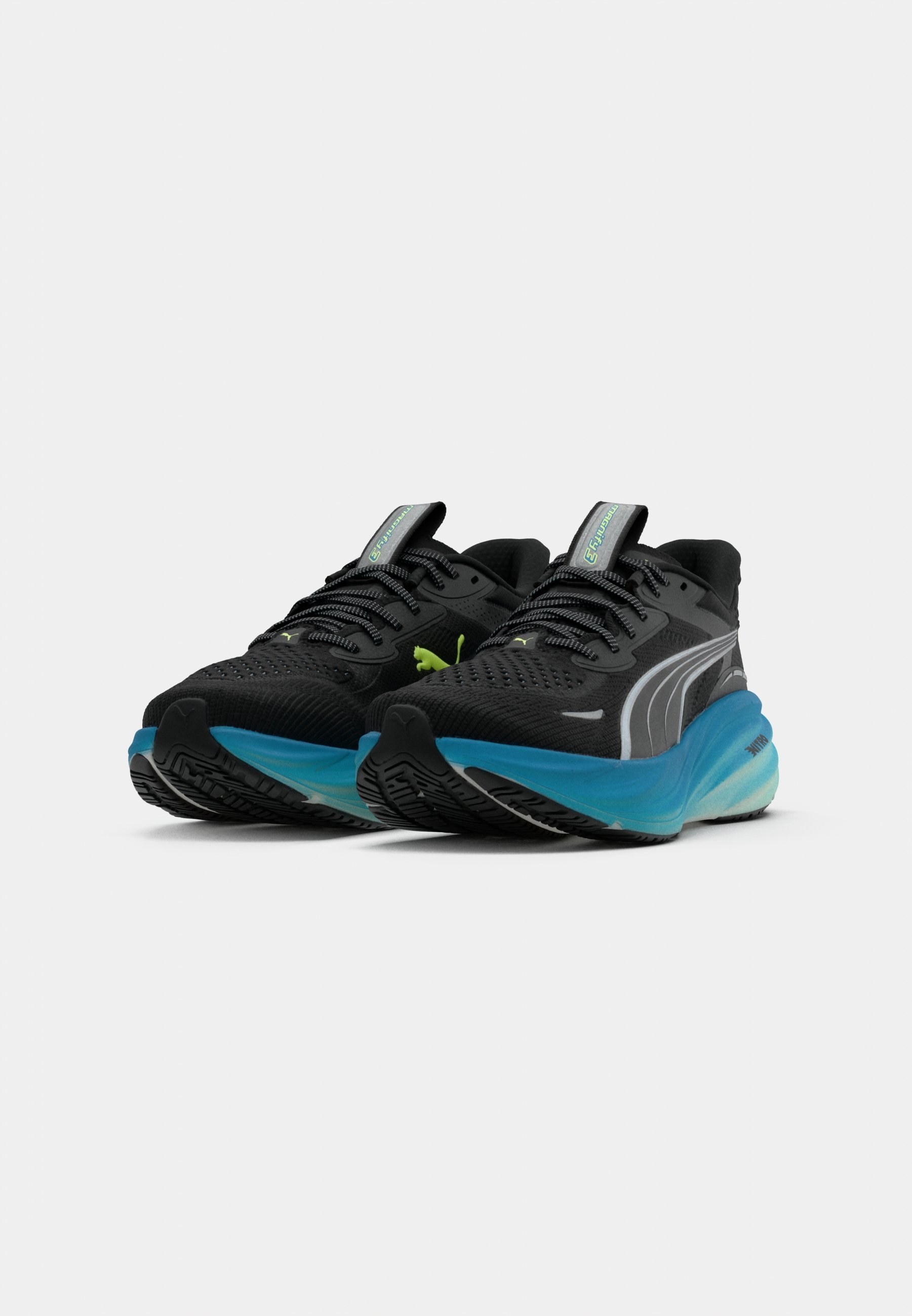 Puma MAGNIFY NITRO 3 - Běžecké boty na silnici - black/speed blue