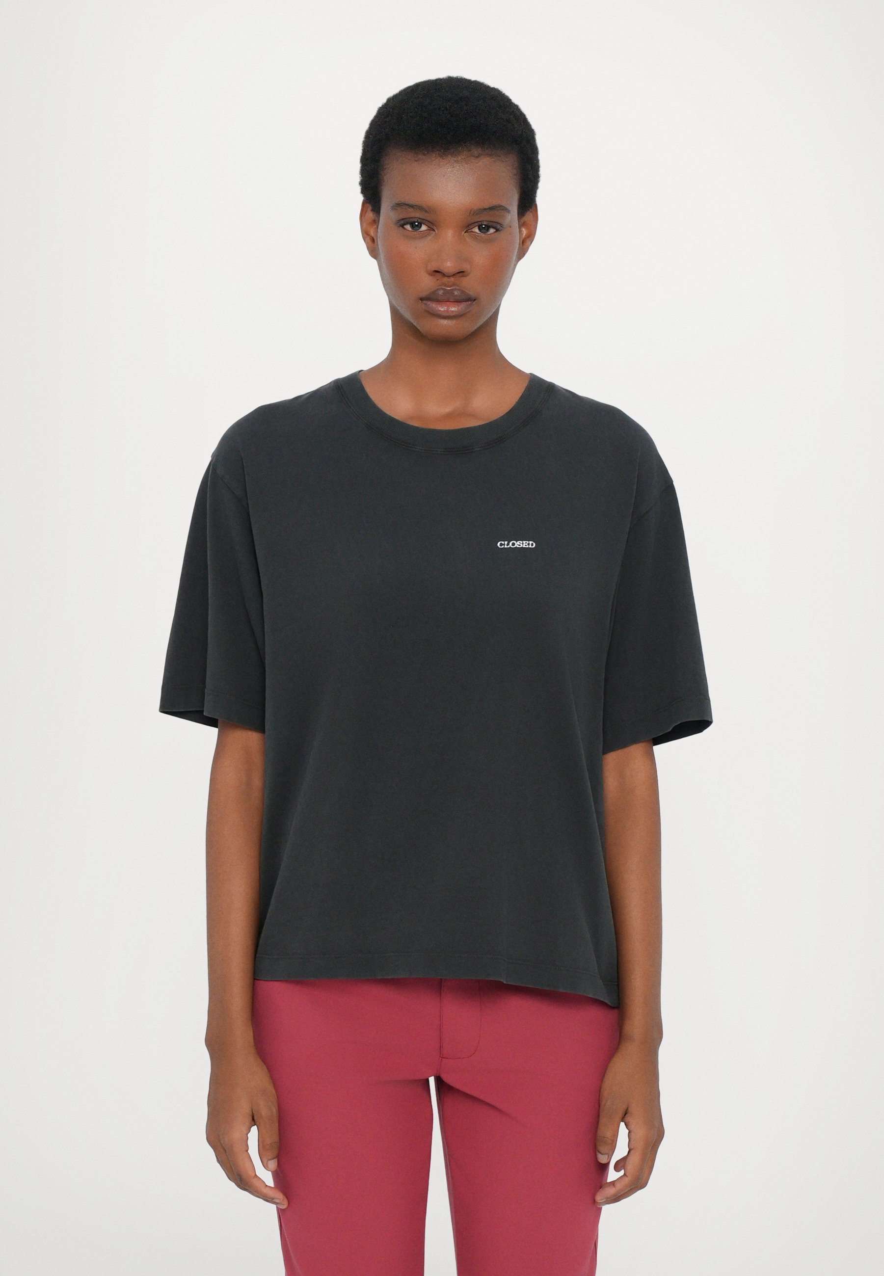 CLOSED RELAXED - T-skjorte med print - black