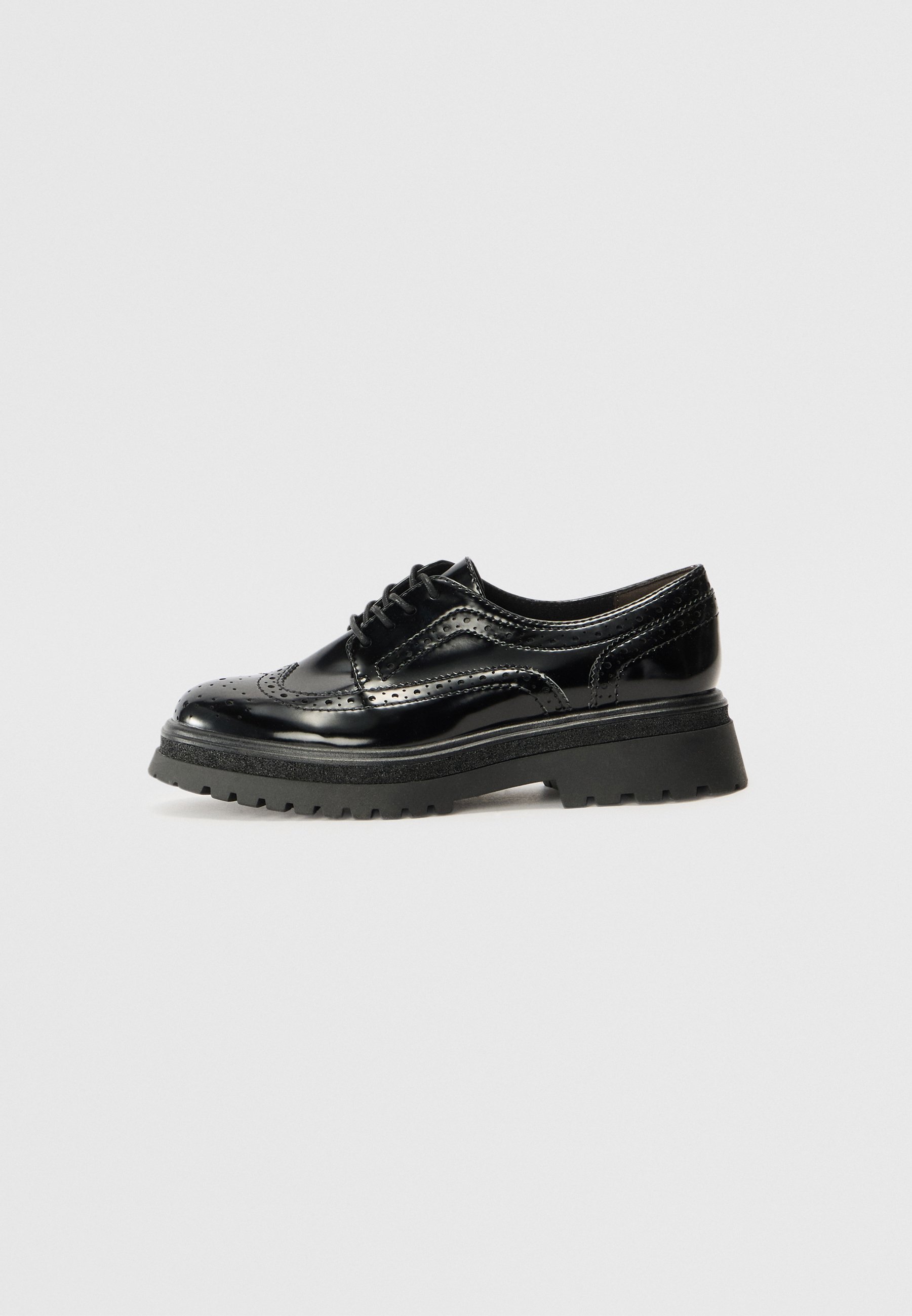 Chaussures à lacets Tamaris - noires