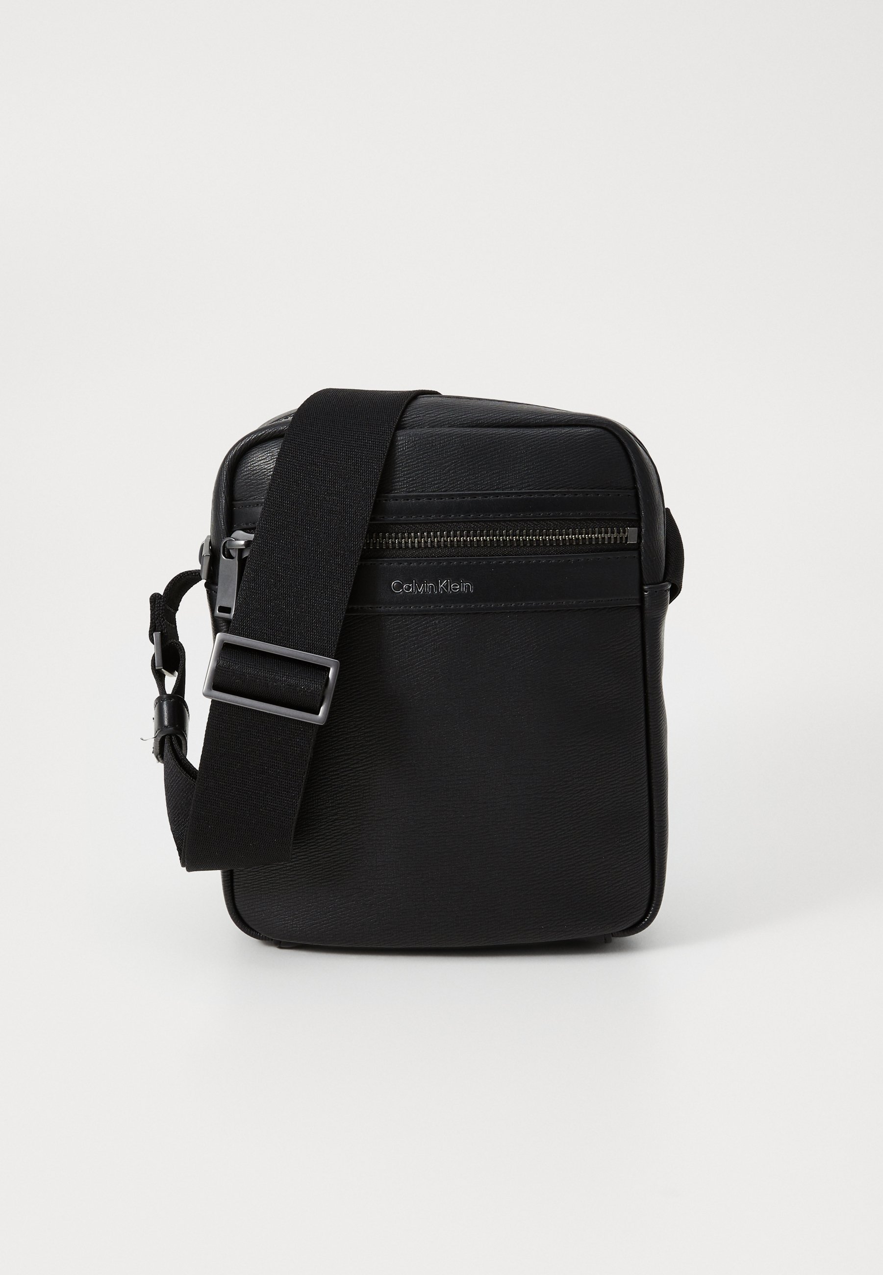 Calvin Klein CONTRAST ZIP - Torebka typu crossbody - czarna