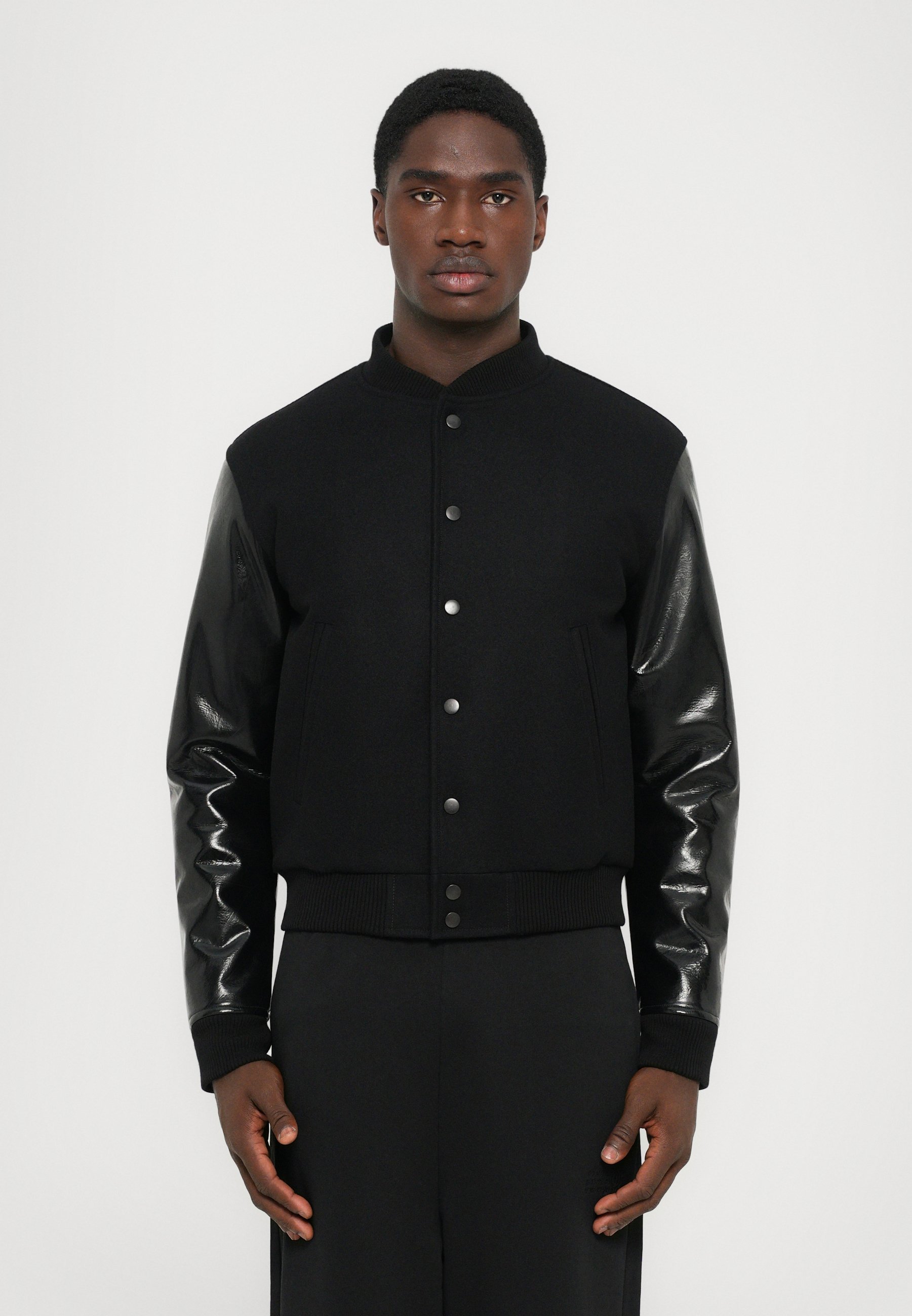 MM6 Maison Margiela Keinonahkatakki - musta