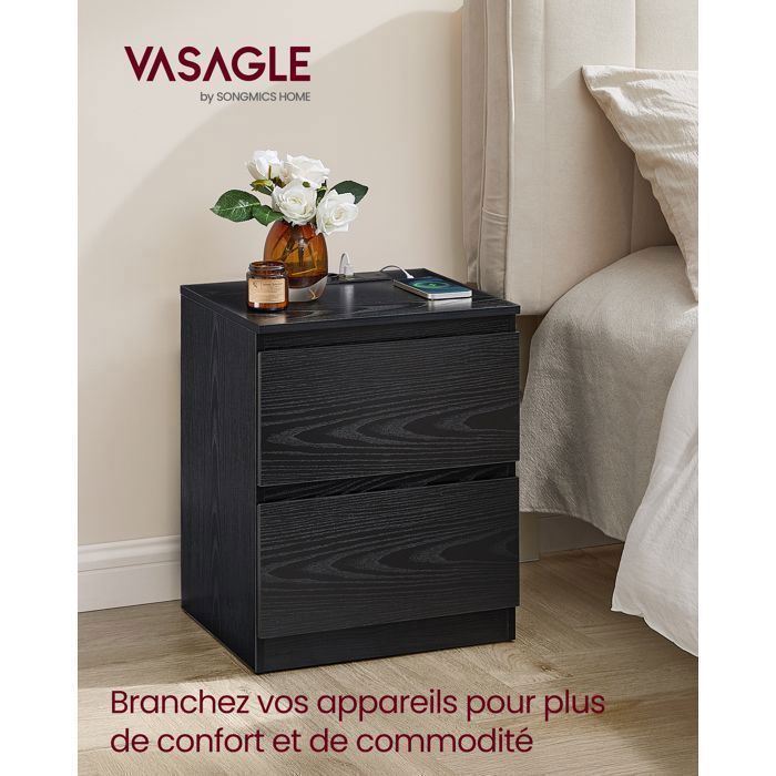 Conjunto de 2 mesas de cabeceira VASAGLE com régua de tomadas, mesas laterais, 2 gavetas, 2 tomadas AC, 2 portas USB-A, design moderno, acabamento em madeira preta.