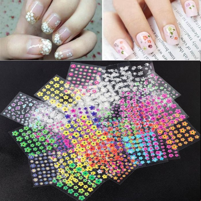 Set van 50 transferstickers met bloemendesign voor nagelkunst, geschikt voor Franse nageltips, diverse kleurrijke bloemenmotieven.