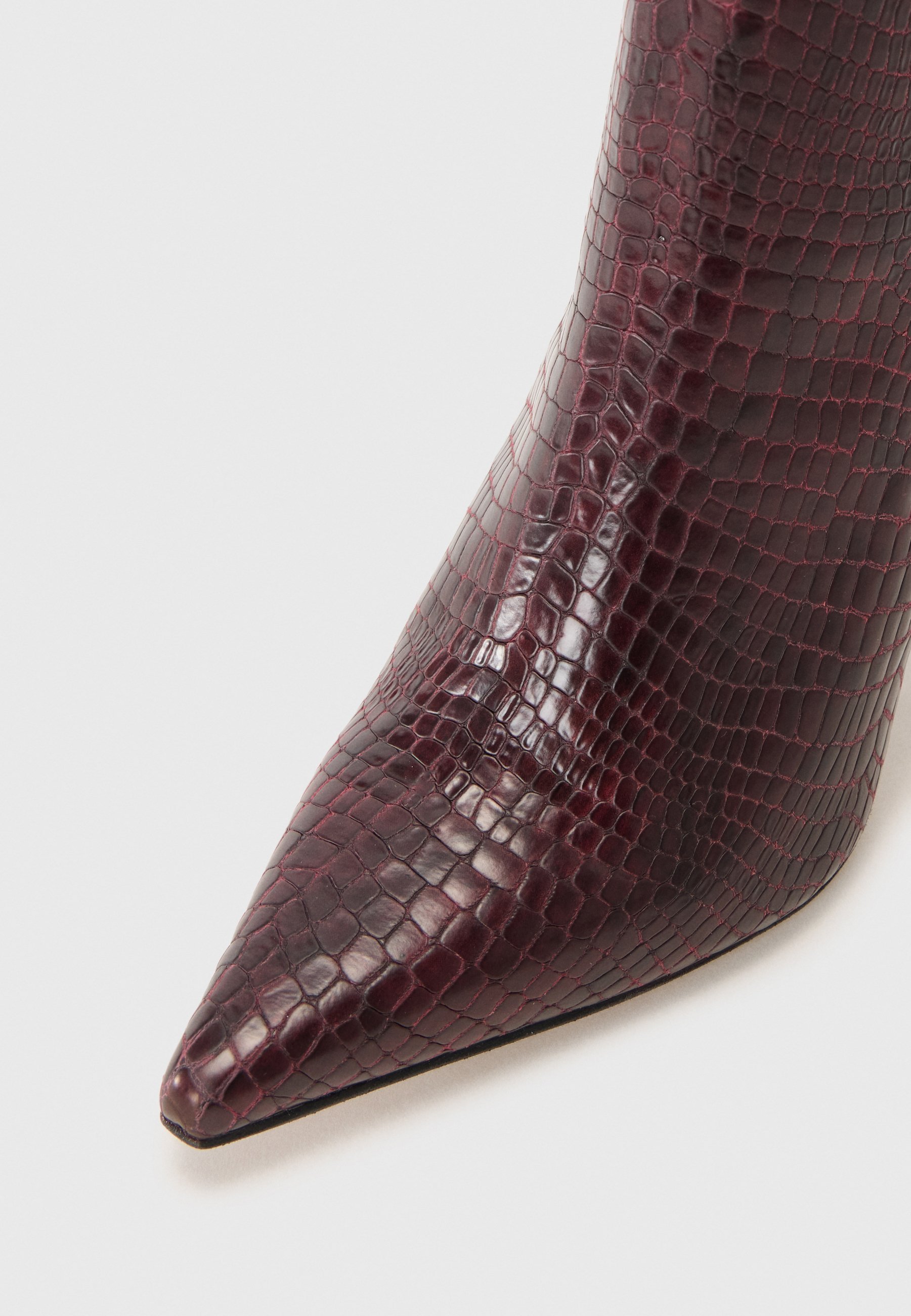 ÁNGEL ALARCÓN Bottines à talons hauts - vin